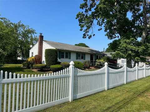 15 Spruce Road, Amityville, NY 11701