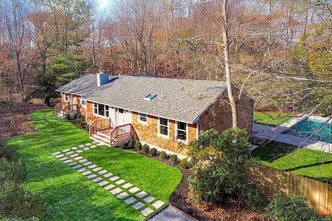 7 Carlisle Lane, Sag Harbor, NY 11963