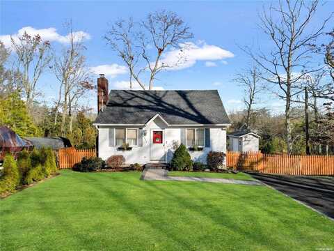 1500 Grand Avenue, Mattituck, NY 11952