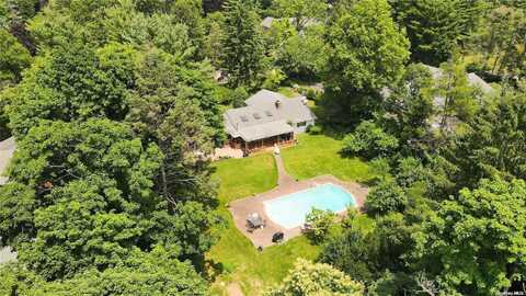 8 The Pines, Old Westbury, NY 11568