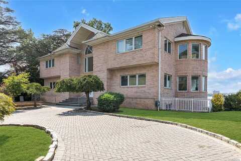 20 Shorecliff Place, Great Neck, NY 11023