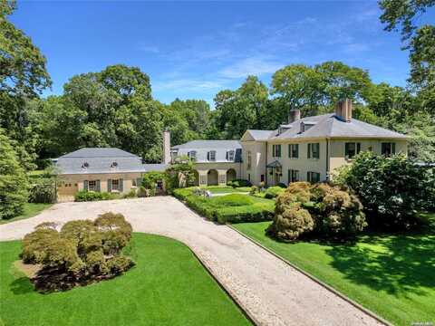 10a Hastings Road, Old Westbury, NY 11568