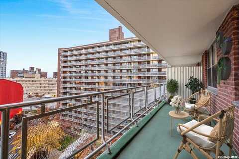 61-25 97th St, Rego Park, NY 11374