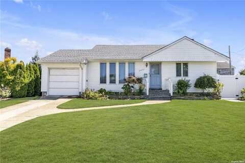 2901 Noel Court, Wantagh, NY 11793