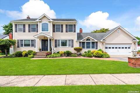 4 Flo Drive, Syosset, NY 11791