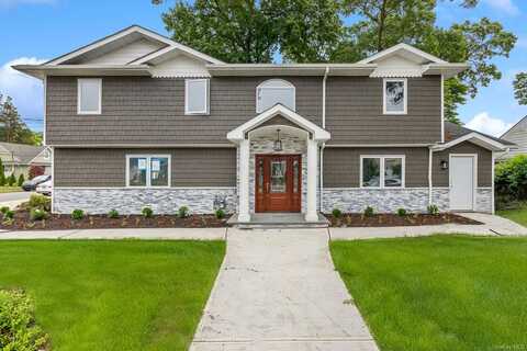 135 Park Boulevard, Massapequa Park, NY 11762