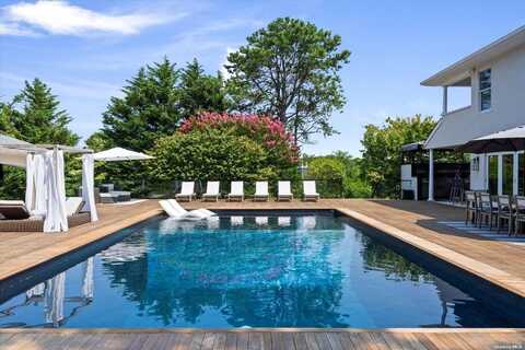 31 Blackwatch Court, Southampton, NY 11968