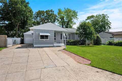 40 Jackson Avenue, Centereach, NY 11720