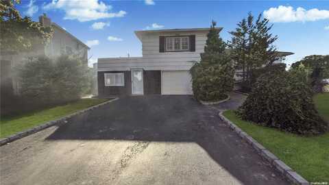 1190 Allen Drive, Seaford, NY 11783