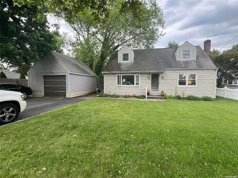 415 2nd Avenue, East Northport, NY 11731