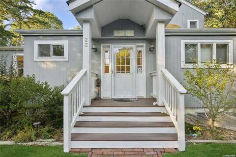 25 Blue Jay Way, East Hampton, NY 11937