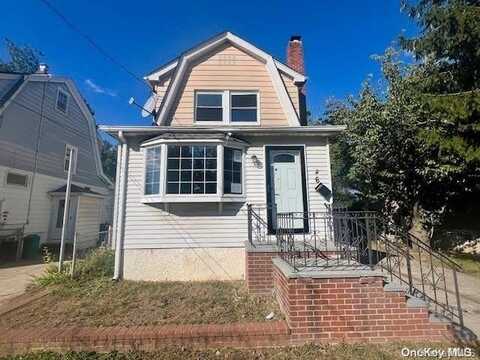 6 Pershing Avenue, Valley Stream, NY 11581