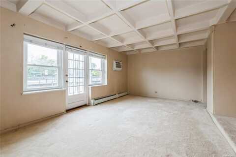 147-25 Grand Central Parkway, Briarwood, NY 11435