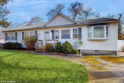 25 W Riviera Drive, Mastic Beach, NY 11951