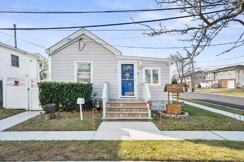 2 Sand Lane, Lindenhurst, NY 11757