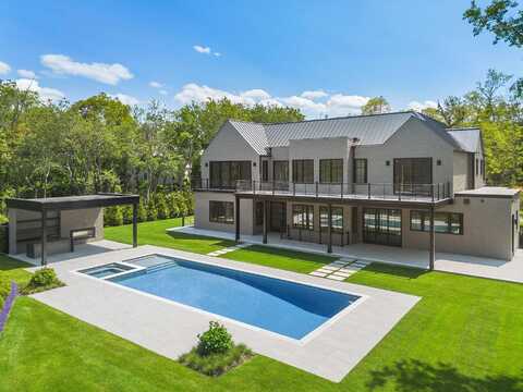 5 Widow Coopers Path, Sag Harbor, NY 11963