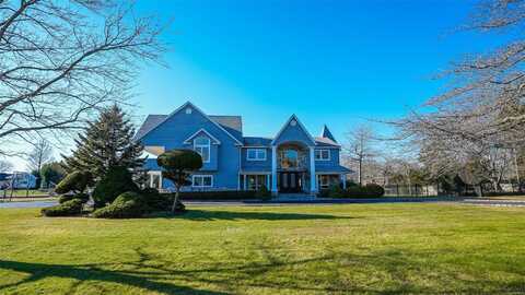 14 The Sail, East Islip, NY 11730