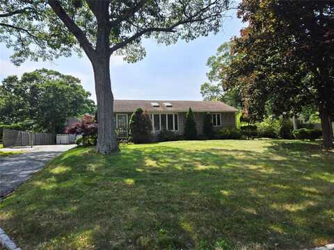 590 Spruce Avenue, Sayville, NY 11782