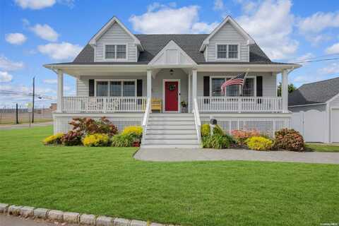 2 Walnut Place, Lindenhurst, NY 11757