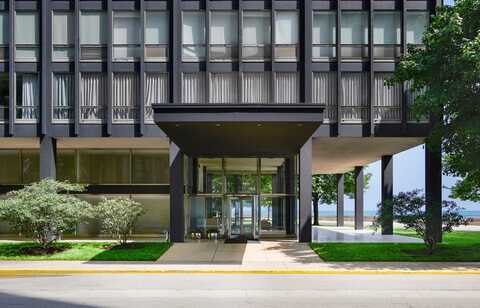 860 N LAKE SHORE Drive, Chicago, IL 60611