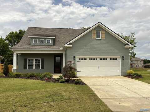211 Mayflower Drive, Harvest, AL 35749