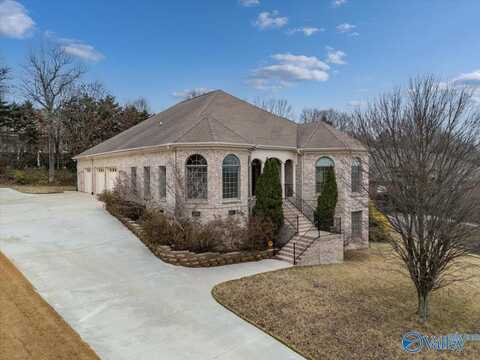 4509 Old Farm Circle, Huntsville, AL 35802