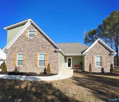 513 Rabbittown Road, Glencoe, AL 35905