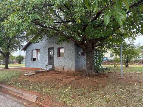 200 W Oklahoma Ave, Sweetwater, TX 79556