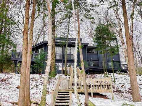 7720 Indian Trails (PVT), Charlevoix, MI 49720