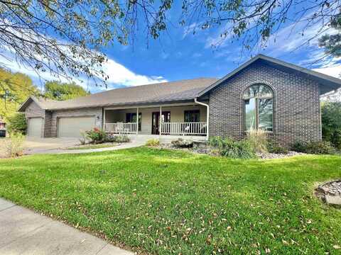 500 Crawford Ct., Vermillion, SD 57069