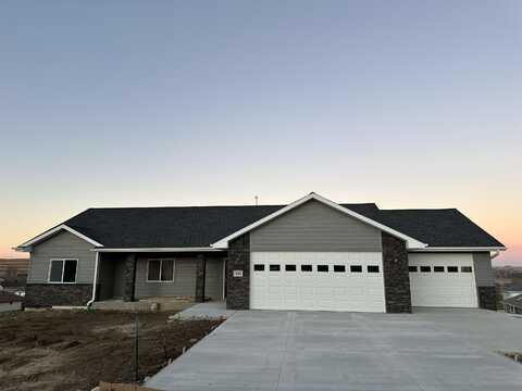 948 N Falcon Ct, Hinton, IA 51024