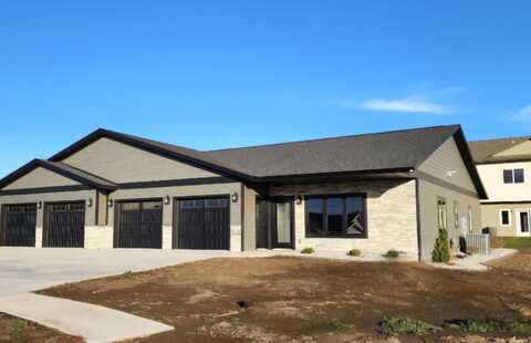 441 Larkspur Way, Sheldon, IA 51201