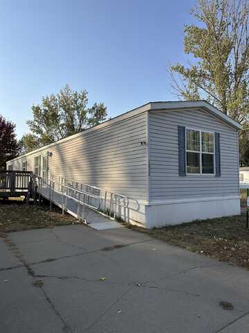 1032 Kim Ln, Vermillion, SD 57069