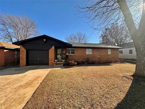 313 S 15th Street, Clinton, OK 73601