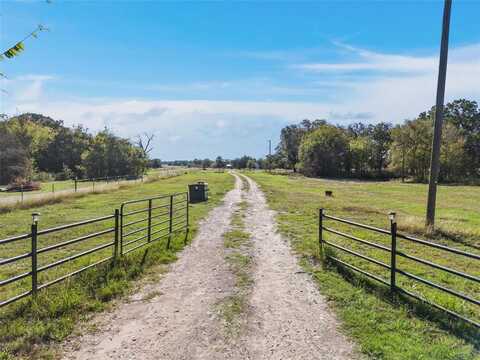 472 Wiggins Road, West, TX 76691