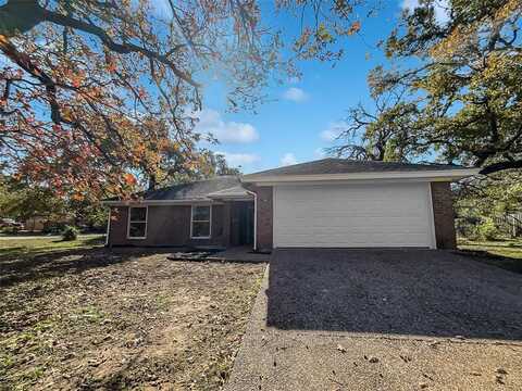 301 Shoreline Drive, Azle, TX 76020