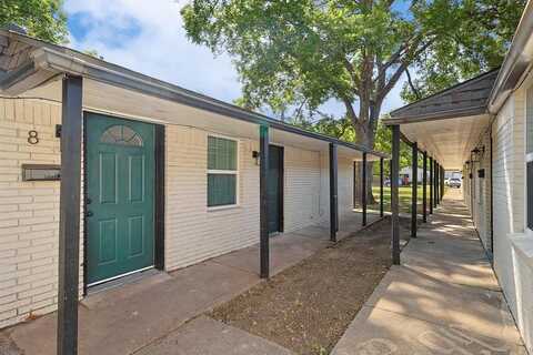 614 W Heard Street, Cleburne, TX 76033