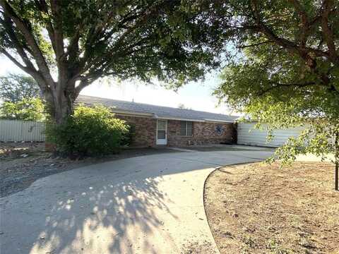 200 N Hilmar Street, Weinert, TX 76388