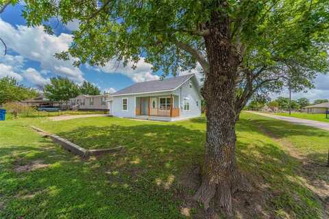 200 E Pace Street, Frost, TX 76641