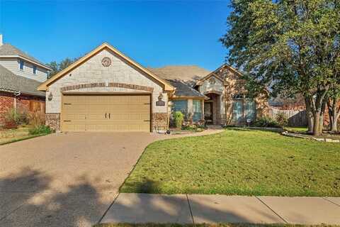10712 Greenview Court, Benbrook, TX 76126
