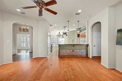 10712 Greenview Court, Benbrook, TX 76126