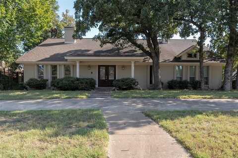 12 Country Club Court, Pantego, TX 76013