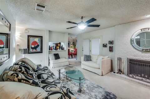 2100 Friendly Drive, Arlington, TX 76011