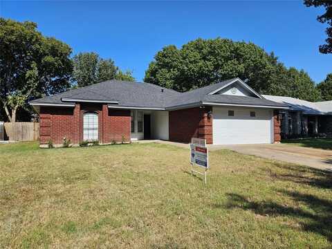 1005 Fiero Drive, Arlington, TX 76001