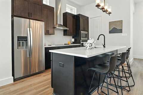 13325 Bee Street, Farmers Branch, TX 75234