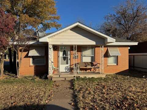 310 W McLain Street, Seymour, TX 76380