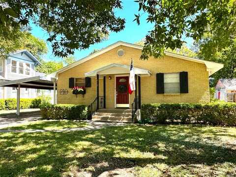 210 University Avenue, Waxahachie, TX 75165