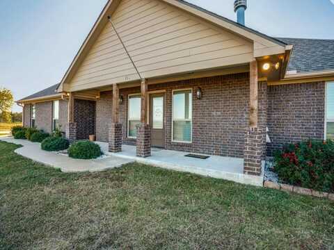 714 Mohawk Drive, Tioga, TX 76271