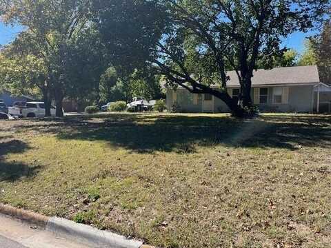 810 S Mills Drive, Euless, TX 76040