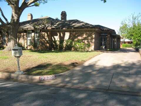 5200 Ledgestone Drive, Fort Worth, TX 76132